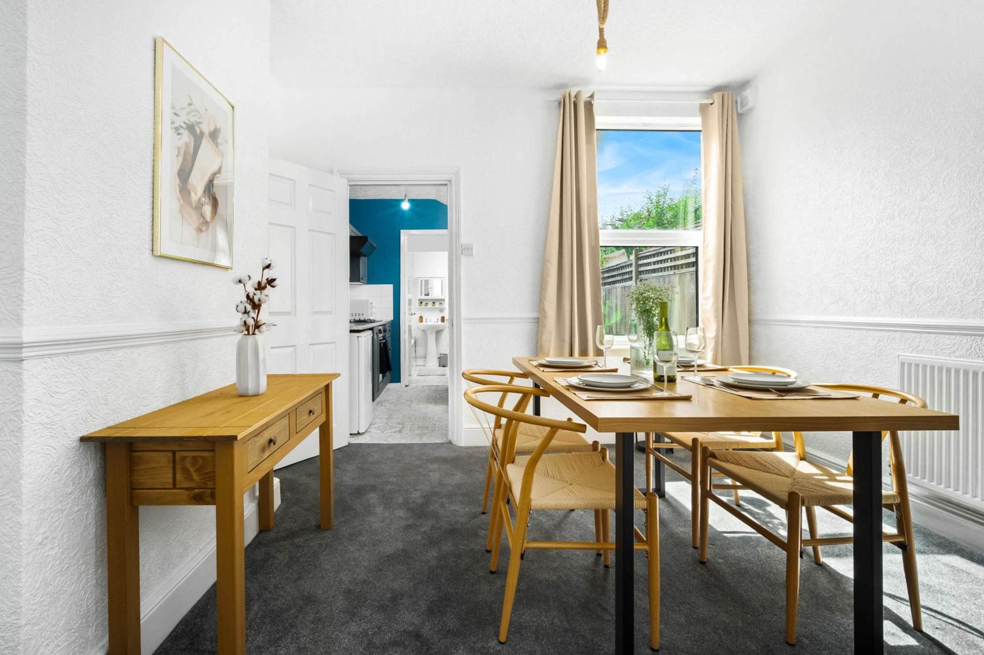 Stylish 3 Bedroom House - 6 Guests - Garden - Parking - Netflix - Wifi - 17M Birmingham Zewnętrze zdjęcie